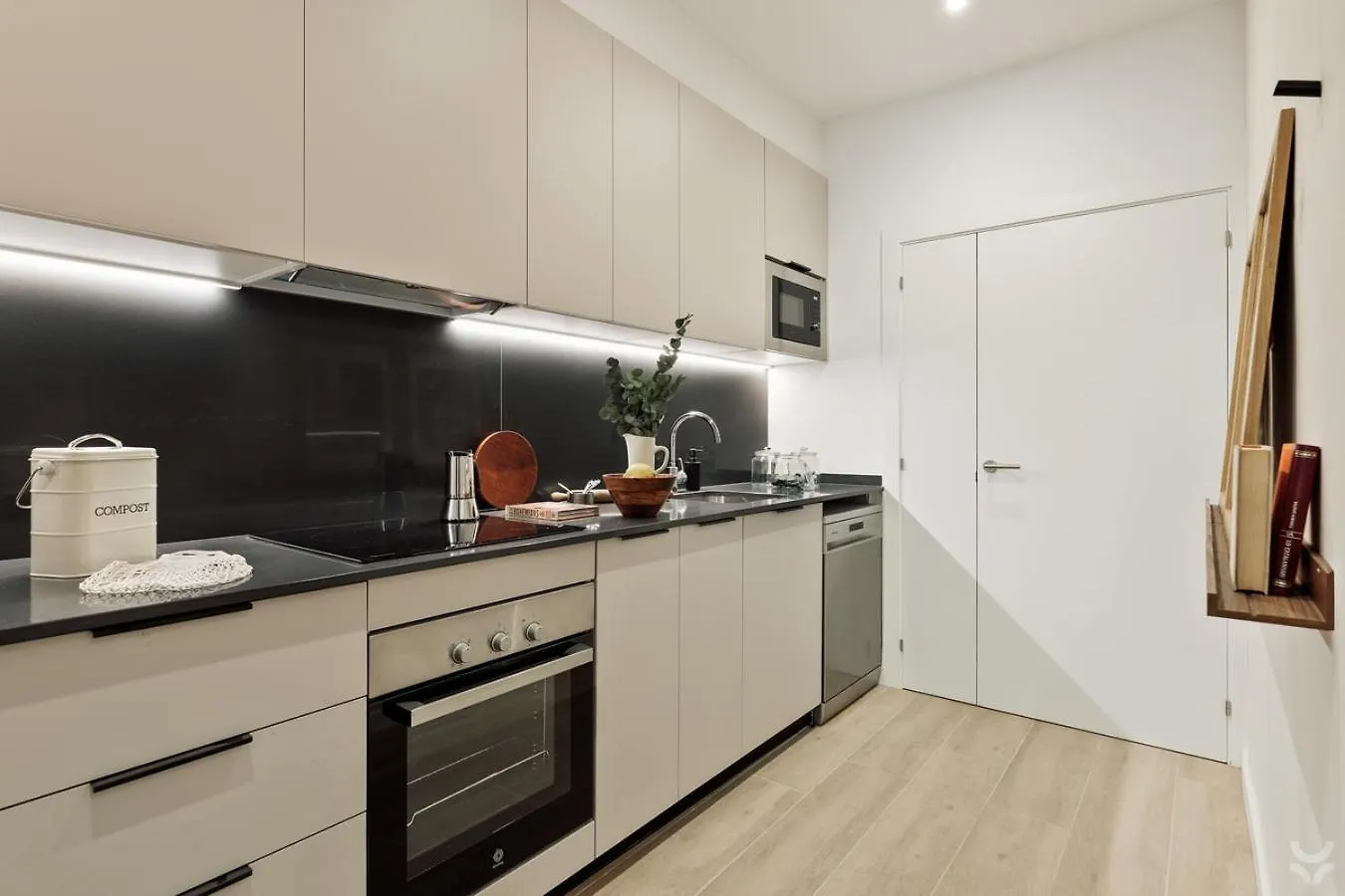 Roses - 1 Bedroom And Balcony In Sant Antoni Barcelona 0*,  Španělsko