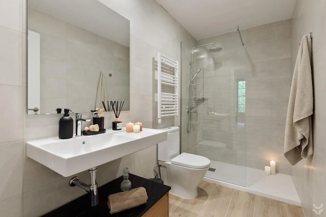 Roses - 1 Bedroom And Balcony In Sant Antoni Barcelona