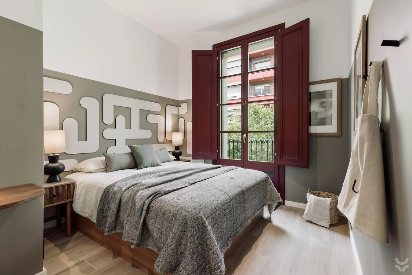 Roses - 1 Bedroom And Balcony In Sant Antoni Barcelona Apartment
